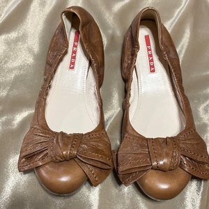 Womens Prada bow pointed- toe shoes